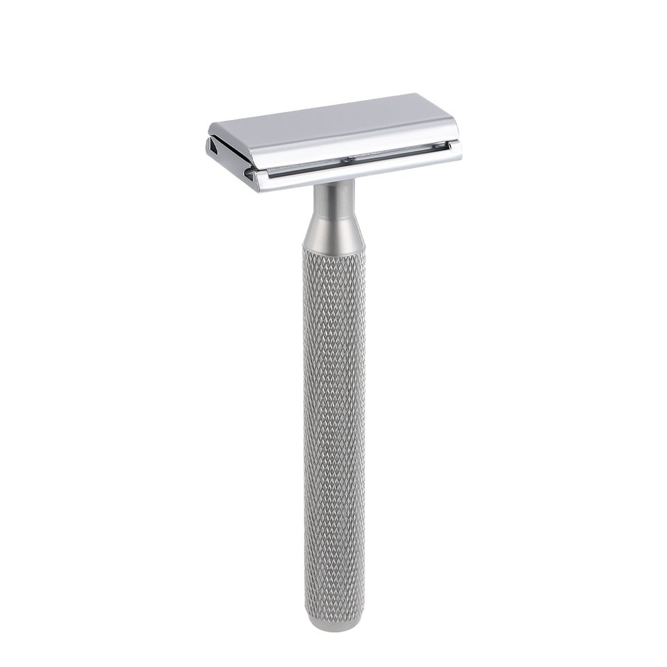 A perfectly exposed blade for a smooth and safe shave